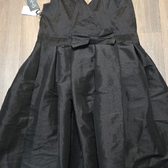 Jessica Simpson Black V-Neck Fit and Flare Mini Dress - Picture 7 of 8